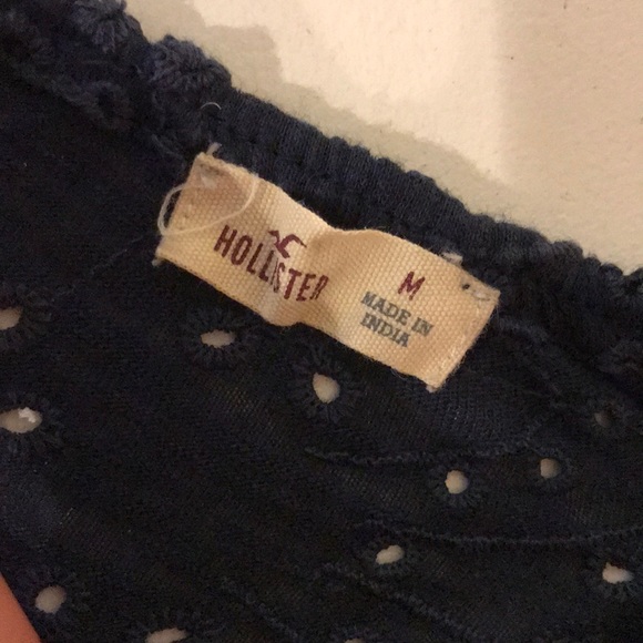 Hollister off the shoulder crop top! - Picture 3 of 3